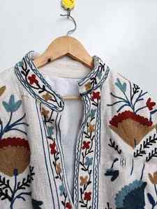 Chaqueta de invierno corta ajustada con bordado Suzani hecha a mano para mujer, abrigo, nueva tela de lana de exportación con relleno de algodón - Product Image 6