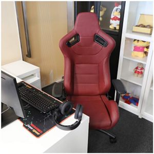Chaise de jeu ergonomique en cuir PU rouge pour bureaux et chambres, confortable avec pédales - Product Image 1