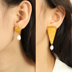 Pendientes de Perlas Artificiales con Diseño Oceánico, Textura de Concha Dorada, Joyería para Mujer, Chapado en Titanio de 18K, Acero Inoxidable - Product Image 4