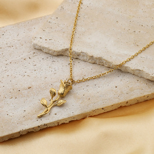 Golden Rose Pendant Necklace Women 18k Gold Plated Stainless Steel Clavicle Chain Everyday Wear Plant Shape Jewelry - Product Image 3