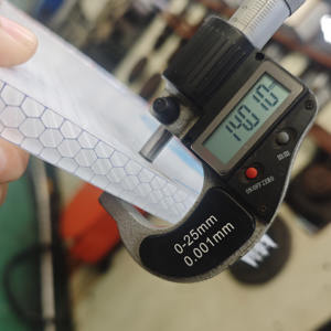 Lámina <span class=keywords><strong>de</strong></span> <span class=keywords><strong>Policarbonato</strong></span> <span class=keywords><strong>Celular</strong></span> Industrial Multicapa, Ecológica, Impermeable, con Diseño <span class=keywords><strong>de</strong></span> Panal <span class=keywords><strong>de</strong></span> Abeja, para Exteriores, OEM y ODM - Product Image 5