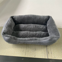 Vente en gros de lits pour animaux de compagnie personnalisés, respirants, à motif de chien de dessin animé, double face antidérapant, portable, rectangulaire, amovible et lavable