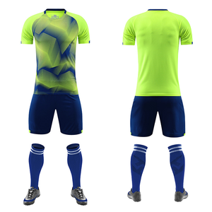 Maillots de football personnalisés 2026 pour fans et joueurs – Vente en gros – Fournisseur et fabricant de maillots rétro pour hommes et enfants - Product Image 2