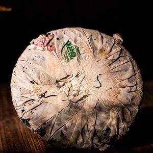 Suministro <span class=keywords><strong>de</strong></span> fábrica Miles <span class=keywords><strong>de</strong></span> años Árbol antiguo Shen Puer Tea Cake Ba Da Mountain 2004 Año Yunnan Qi Zi Bing - Product Image 4