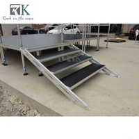 Scène modulaire robuste en aluminium pour événements, avec escaliers et garde-corps, pour mariages, concerts et autres événements