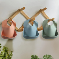 Bavette en silicone imperméable sans BPA pour bébé avec attrape-nourriture Bavoirs en silicone pour bébé Bavoirs d'alimentation unisexes souples et ajustables