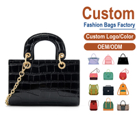 Sac bandoulière noir en cuir véritable gaufré croco avec rivets - Design vintage imperméable, chaîne dorée, sangle réglable, léger