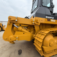 Excavatrice sur chenilles SHANTUI SD22 d'origine bien entretenue pour le nettoyage des fossés et les travaux d'entretien routier dans les zones rurales et les villes