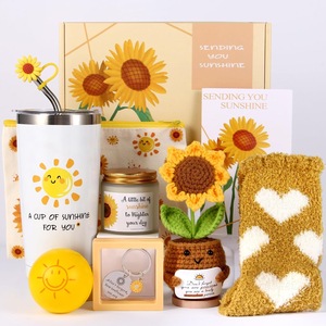 Set de Regalo Temático Sol Alegre con Vaso Térmico, Girasol de Ganchillo Hecho a Mano y Vela Aromática para Regalo de Agradecimiento - Product Image 6