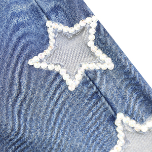 Ensemble tendance rose pour filles : coupe-vent à capuche et jean en denim, pantalon évasé à étoiles et strass pour tout-petits - Product Image 4