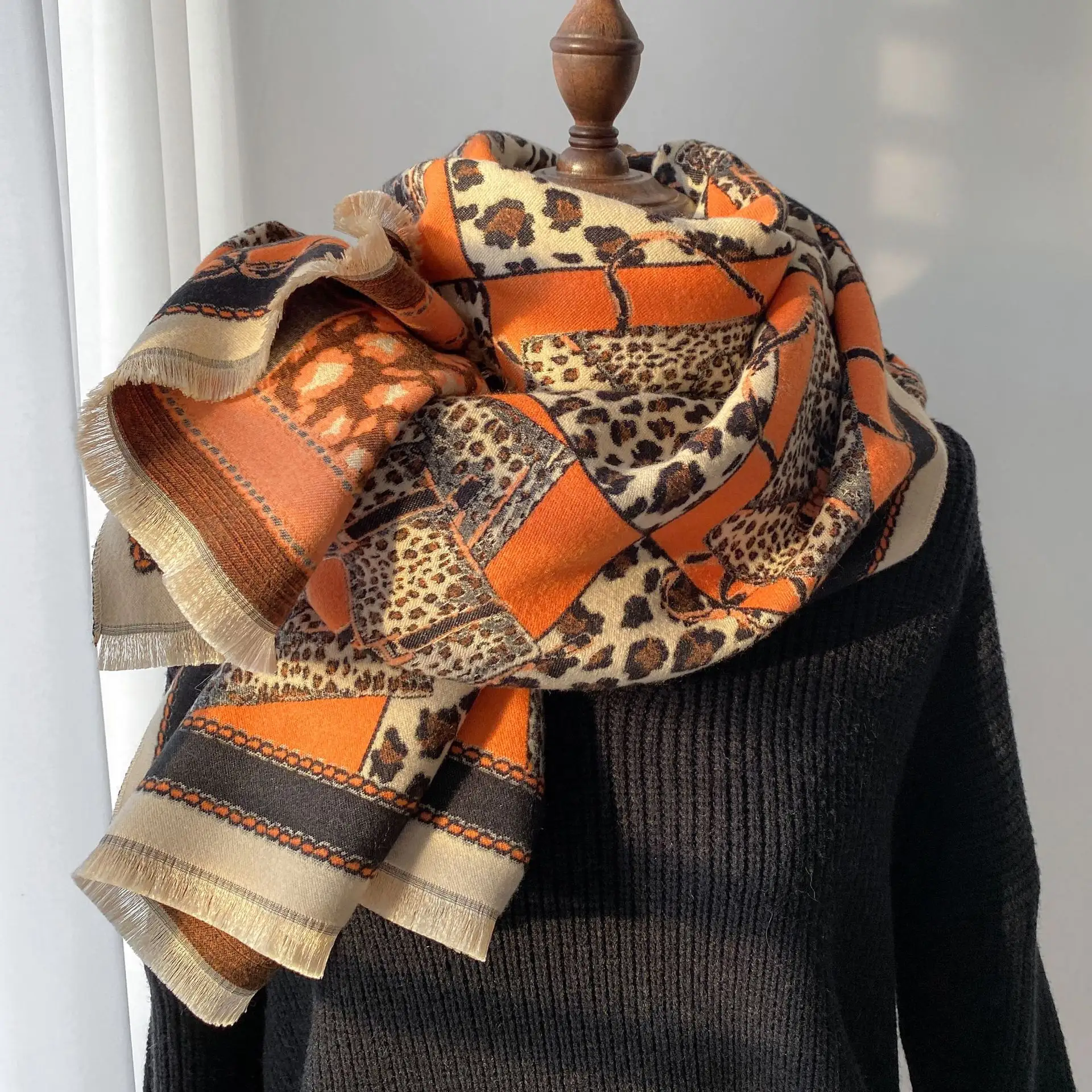 2022 European and American fashion new leopard scarf imitation cashmere warm scarf air conditioning shawl scarf
