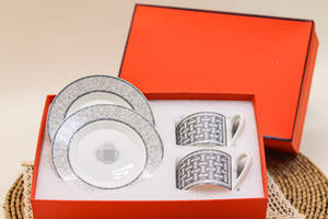 Ensemble de tasses à café et soucoupes en céramique européenne de luxe, porcelaine osseuse avec technique de gravure, thé de l'après-midi, tasse de bureau avec coffret cadeau - Product Image 4