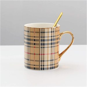 Ensemble <span class=keywords><strong>de</strong></span> tasses à café en céramique <span class=keywords><strong>de</strong></span> luxe verres à motifs à carreaux dorés avec imprimés inspirés des créateurs pour le bureau à domicile - Product Image 5