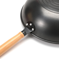 Wok antiadhésif de haute qualité 35 cm avec poignée en bois, construction en acier et aluminium, capacité 20 L, revêtement multicouche, inoxydable