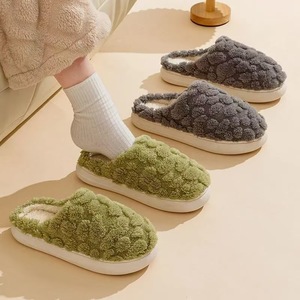 Chaussons d'hiver tendance pour couple, chauds, à carreaux, en peluche, à semelle souple, antidérapants, pour hommes et femmes, pour la maison - Product Image 3