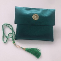 Tapis de prière turc portable de voyage avec les perles de prière dans un ensemble de pochettes en satin pour cadeaux musulmans