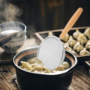 Delicate Life Choice Stainless Steel Sifter with Wood Handle for for Home Kitchen - Product Image 3