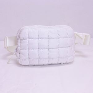 กระเป๋าคาดเอวแบบควิลท์ลายตัวอักษรหลากสี ไนลอนกันน้ำ สายปรับได้ ใช้ได้ทั้งชายและหญิง สะพายข้างหรือคาดเอว สำหรับฤดูหนาว - Product Image 2