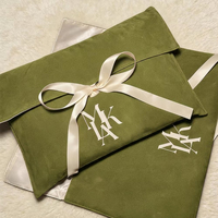 Pochette en velours suédé avec fermeture à rabat et logo personnalisé, sac d'emballage pour t-shirt, sac cadeau de luxe, enveloppe d'emballage pour perruque, sac anti-poussière en velours
