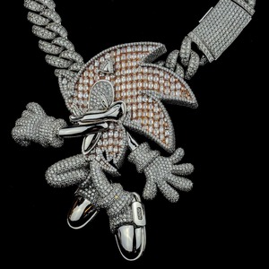 Collier pendentif en moissanite de qualité supérieure, style dessin animé, pour un look classique et contemporain, disponible aux prix d'exportation - Product Image 1