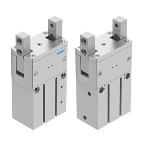 Herramienta de sujeción neumática compacta de mandíbula giratoria lateral con estructura de accionamiento giratorio integrada para el embalaje de productos electrónicos - Product Image 1