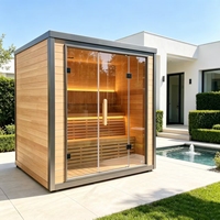 Sauna extérieur carré en cèdre Hemlock avec une petite différence de couleur sur la surface et une distribution uniforme sur toute la planche