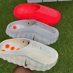 Nouvelles pantoufles de sport de marque 2026 de haute qualité pour hommes et femmes, mules respirantes à semelle massante perforée - Product Image 1