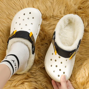 White Fleece Lined Croc Style <b>Clogs</b> With Thick Sole Mid Heel Outdoor Winter Sandals For Men - Product Image 2