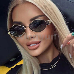 Gafas <span class=keywords><strong>de</strong></span> <span class=keywords><strong>Sol</strong></span> Cuadradas <span class=keywords><strong>de</strong></span> Metal a la Moda con Protección UV al por Mayor Baratas con Gradiente para Mujer y <span class=keywords><strong>Hombre</strong></span> - Product Image 2