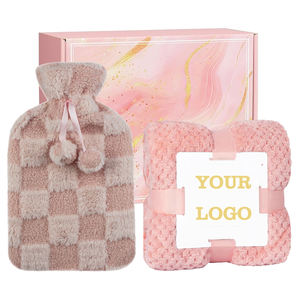 Boîte cadeau chauffe-mains de luxe en fausse fourrure avec logo personnalisé de couleur différente pour <span class=keywords><strong>bouillotte</strong></span> et <span class=keywords><strong>couverture</strong></span> en flanelle et polaire - Product Image 1