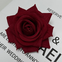 NINI Fabrik Großhandel Hochwertige Künstliche Samt-Rosen Blumenköpfe Rot Weiß Maßgefertigte Realistische Rosen Dekorative Blumen