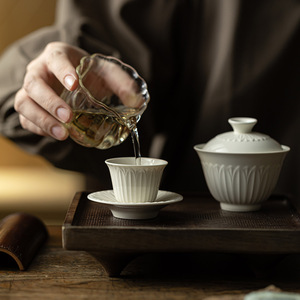 Ding Kiln White Lotus Petal Pattern Ceramic Small Teacup Porcelain Round Tasting Cup For Kung Fu <b>Tea</b> <b>Set</b> Home Use - Product Image 2