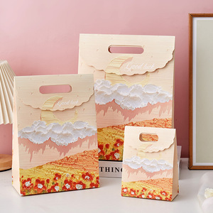 Bolsa de Regalo Reciclable con Diseño Artístico de Pintura al Óleo - Empaque de Papel Ecológico con Asas, Impresión Offset para Librerías, Galerías y Eventos - Product Image 2