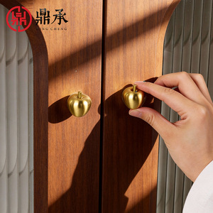 Poignée de porte d'armoire en cuivre pur en forme de pomme Dingcheng, bouton de tiroir de placard en laiton doré à trou unique, nouveau style chinois - Product Image 1
