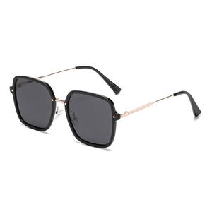 Lunettes de soleil polarisées anti-ultraviolets à monture large pour femmes, tendance pour les voyages en plein air, la conduite et la mode - Product Image 5