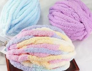 Filato ciniglia super morbido e voluminoso 100% poliestere 100g per coperte soffici fatte a mano, ideale per lavori artigianali e fai da te - Product Image 3