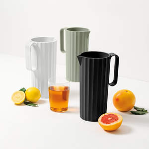 Carafe en polypropylène blanc opaque 16cm X 24cm Ensemble de 2 pièces pour le service des boissons Fabriqué en Italie - Product Image 2