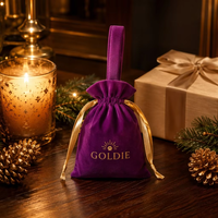 Sac fourre-tout de luxe en velours imprimé sur mesure avec logo en relief et fermeture à cordon pour cadeaux de mariage