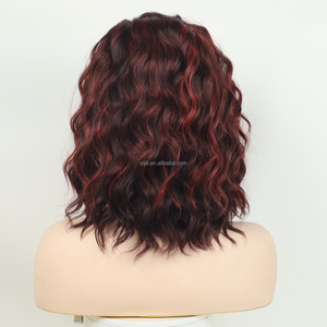 Perruque bouclée de longueur moyenne <span class=keywords><strong>avec</strong></span> <span class=keywords><strong>frange</strong></span> longue pour femmes, <span class=keywords><strong>cheveux</strong></span> synthétiques bruns et rouge-brun, perruque résistante à la chaleur de style exotique - Product Image 5