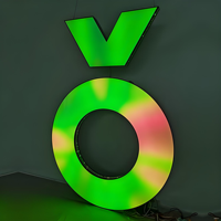 Panneaux publicitaires dynamiques irisés en couleur personnalisée, lettrage 3D coloré pour panneaux d'affichage dynamiques
