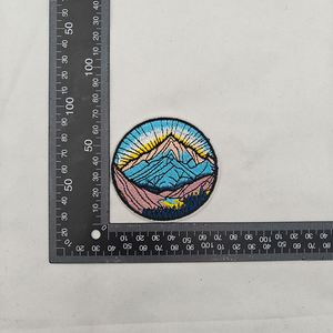 Parche Bordado Termoadhesivo de Alta Calidad con Diseño de Campamento, Amanecer, Atardecer, Iluminación, Casa y Paisaje Ondulado para Decoración de Abrigos y Sombreros de Exterior - Product Image 6