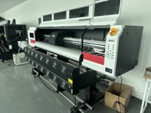 <strong>1</strong>.8m <strong>4</strong>-printhead Inkjet Printer with High-precision Printhead Combination for More Efficient Large-format <strong>Printing</strong> - Product Image 2