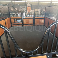 Box de stockage pour chevaux portable de style européen certifié ISO9001, en bambou, avec cadre métallique en acier thermolaqué et panneaux de porte à charnières, 2,2 m