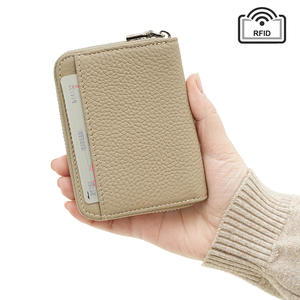 กระเป๋าสตางค์หนังวัวแท้แบบสั้นสำหรับผู้หญิงรุ่นใหม่ล่าสุด กระเป๋าใส่เหรียญและบัตร ดีไซน์หรูหรา - Product Image 3