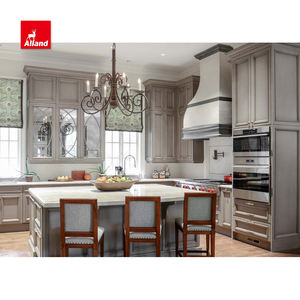 خزانة مطبخ من الخشب الصلب الرمادي بتصميم قديم من Allandcabinet مع موليون نجارة كلاسيكية على الطراز الفرنسي مع جزيرة - Product Image 2