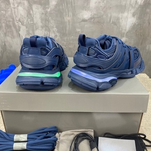 Chaussures de course d'extérieur pour hommes, de marque originale, avec éclairage LED, en maille respirante de haute qualité, à lacets, légères et fermées, pour le sport - Product Image 4