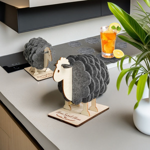 Creative sheep-shaped heat-insulating mat for <b>dining</b> <b>tables</b>, preventing burns, household tabletops, high temperature - Product Image 1
