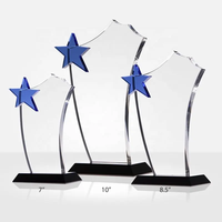 Vente chaude : Trophées et récompenses d'entreprise classiques en verre cristal K9 transparent avec impression UV personnalisée, base noire et étoile dorée jaune