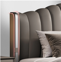 Nouveau style de lit double moderne en contreplaqué léger et luxueux Lit doux de haute qualité pour hôtel en bois à la mode Chambre à coucher principale Lit Queen Size