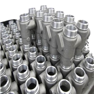 Pièce en aluminium moulé par gravité sur mesure pour la fabrication, finition argentée - Product Image 4